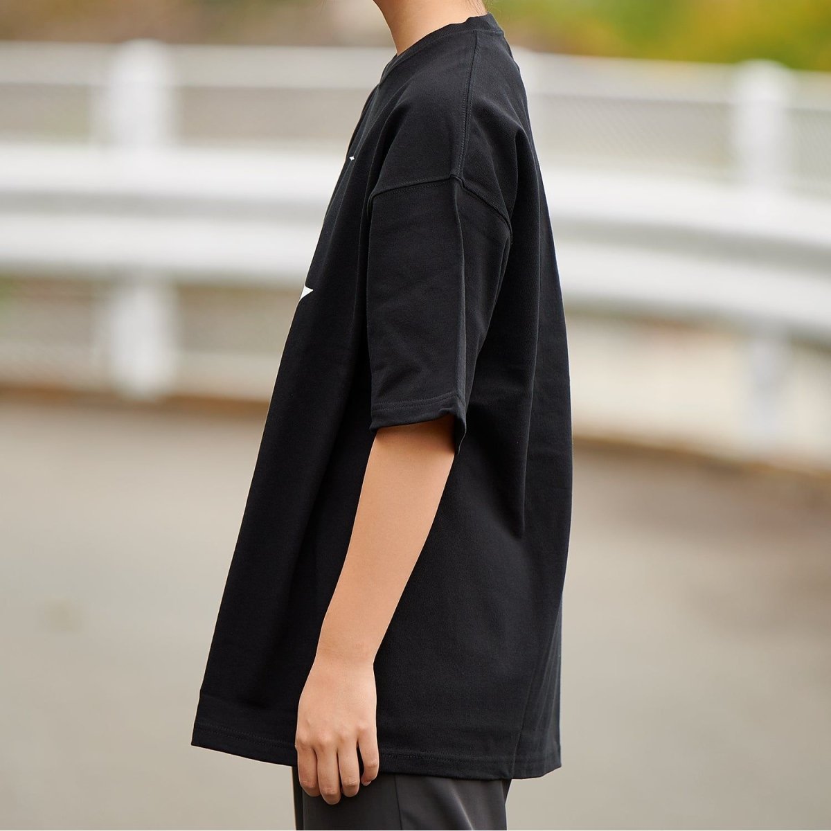 阿夫利 タイポグラフィTシャツ（BLACK） - らーめんAFURI 公式通販サイト